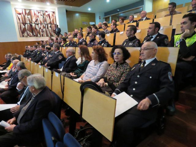 Agentes de la Policía Local de Totana participan en un programa pionero recibiendo formación para prevenir y resolver conflictos, Foto 8