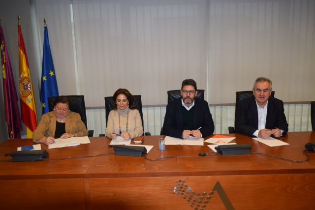 La Comisión de seguimiento de la entrada del AVE a Murcia que preside Miguel Sánchez solicita la comparecencia del delegado del Gobierno - 1, Foto 1