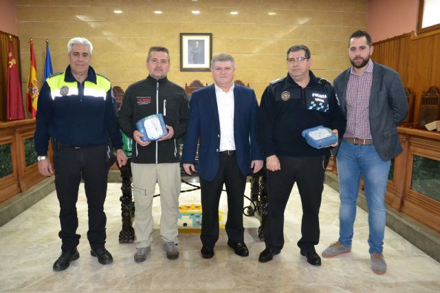 El Ayuntamiento entrega 7 desfibriladores a los centros educativos, Policía Local y Protección Civil - 5, Foto 5