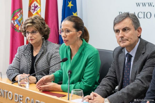 Ayuntamiento y Fomento acuerdan la recuperación del Anfiteatro Romano - 1, Foto 1