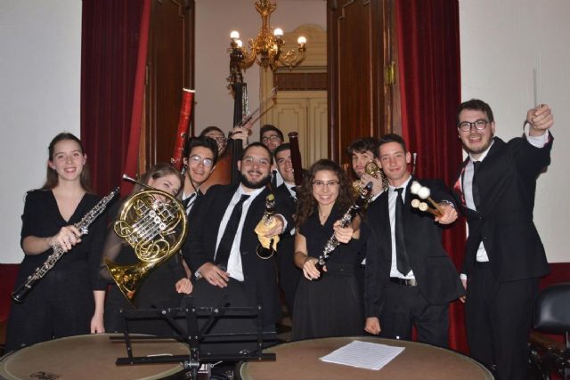 El Casino fue testigo del espectacular concierto ofrecido por el pianista Guillermo Pintado y por la JOSCT - 1, Foto 1