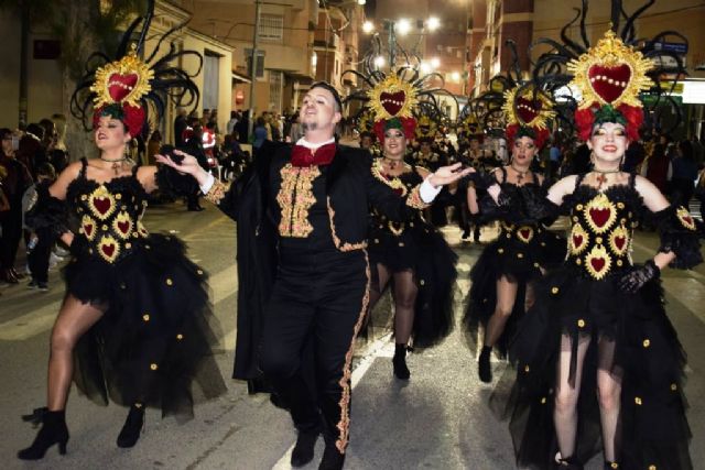 Mazarrón despide el Carnaval con un espectacular desfile de peñas foráneas y ganadoras locales, Foto 1