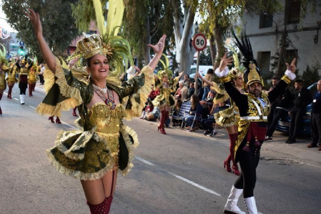 Mazarrón despide el Carnaval con un espectacular desfile de peñas foráneas y ganadoras locales, Foto 2