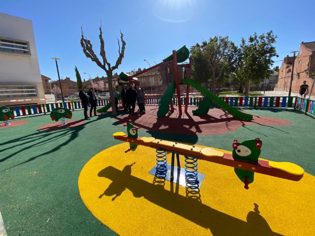 Aljucer mejora el jardín infantil del parque Paseo José Gil Otiz con nuevos elementos de juego para los más pequeños - 1, Foto 1