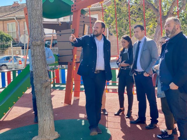 Aljucer mejora el jardín infantil del parque Paseo José Gil Otiz con nuevos elementos de juego para los más pequeños - 2, Foto 2