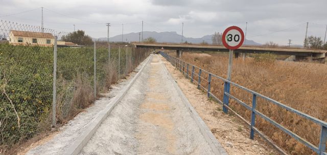 Comienzan las obras de reparación del carril bici entre la Avenida de Alquerías y la carretera regional MU-303 - 1, Foto 1