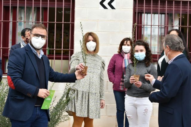El alcalde de Lorca destaca la importancia de concienciar sobre el cuidado del medio ambiente entre nuestros menores - 1, Foto 1