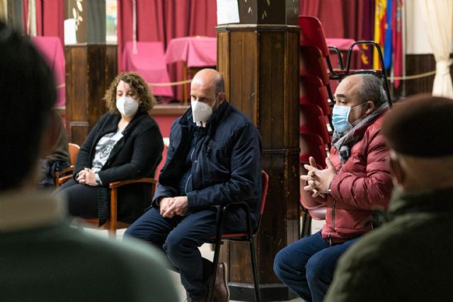 El Ayuntamiento estudia con los comerciantes poner zona azul en la calle Alfonso XIII de Los Dolores - 1, Foto 1