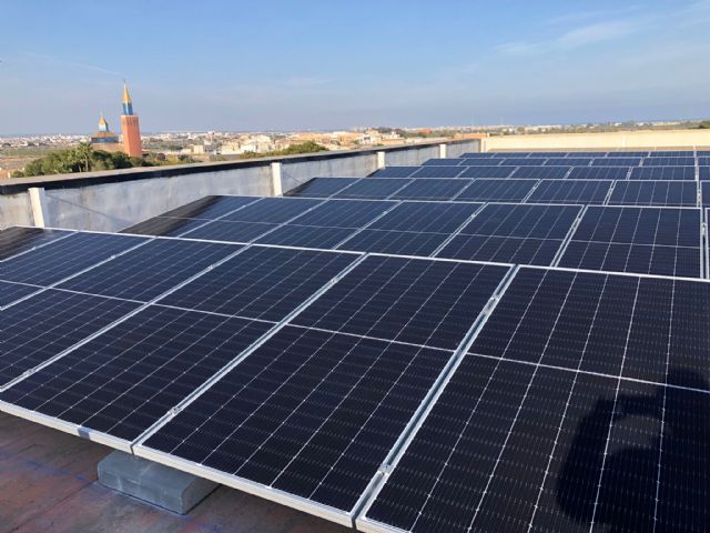 El Ayuntamiento pone en funcionamiento  placas fotovoltaicas para autoconsumo eléctrico en el edificio consistorial - 1, Foto 1
