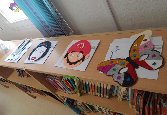 Los más pequeños se lo pasan en grande en los talleres gratuitos de manualidades de Carnaval - 1, Foto 1