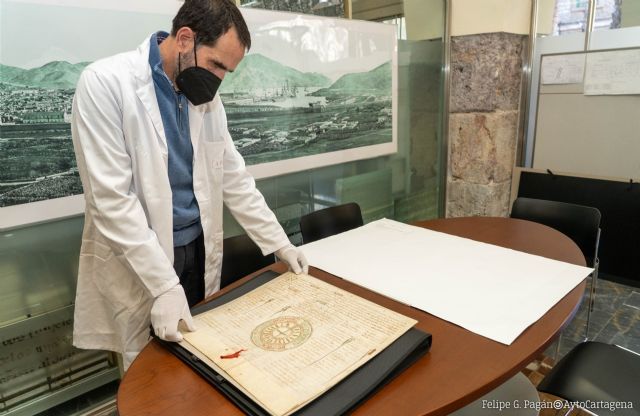 Cartagena envía a Toledo documentos originales del Rey Alfonso X para la exposición que celebrará el octavo centenario de su nacimiento - 1, Foto 1