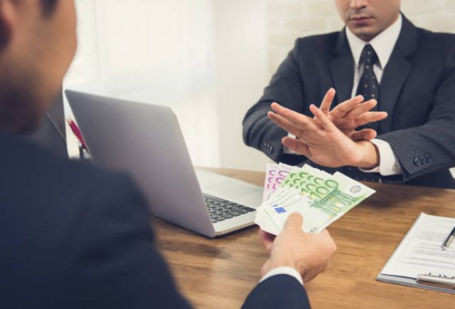 Las tiendas y bancos pueden rechazar el dinero, Foto 1