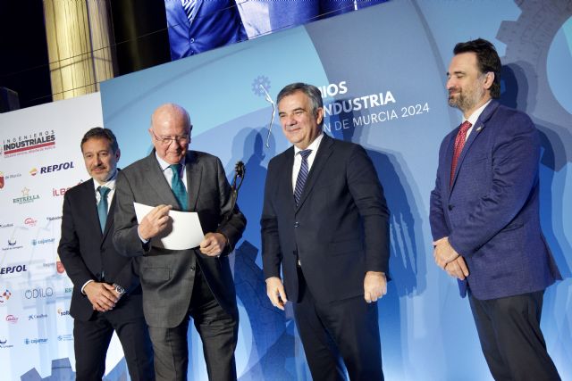 Carlos Egea recibe el Premio Honorífico de los Ingenieros Industriales por su compromiso con la Industria - 4, Foto 4