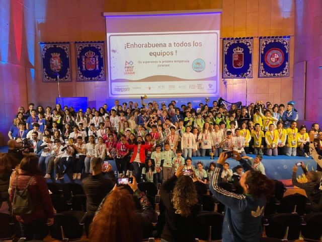 Más de 300 escolares de primaria y secundaria muestran sus conocimientos de robótica en la final regional del torneo First Lego League - 1, Foto 1