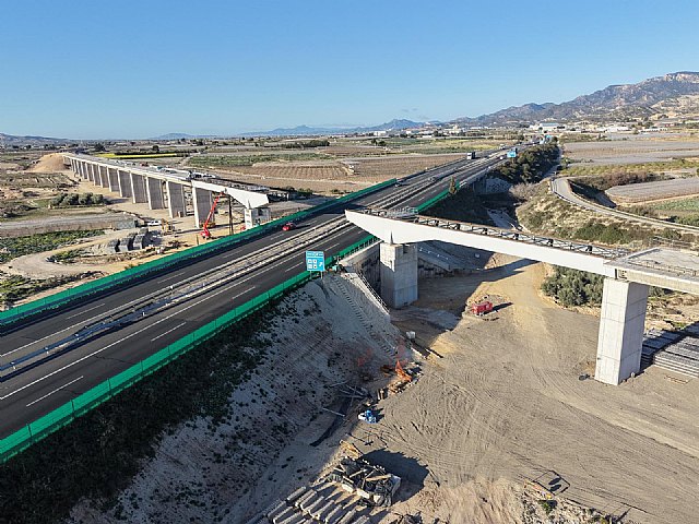 Adif AV avanza en la construcción del viaducto sobre la autovía A-7, en la LAV Murcia-Almería a su paso por Totana, Foto 5