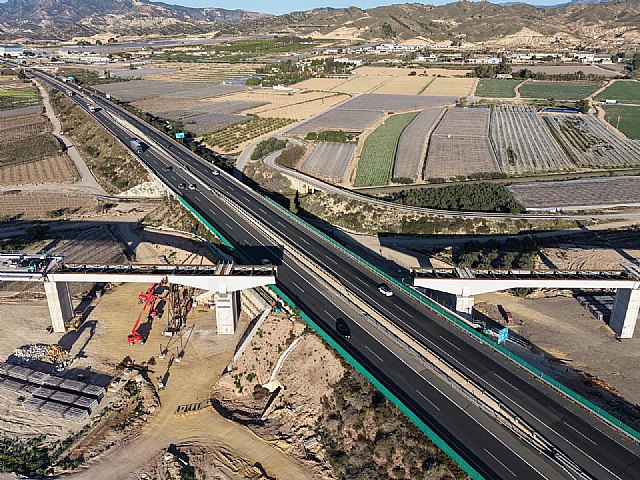 Adif AV avanza en la construcción del viaducto sobre la autovía A-7, en la LAV Murcia-Almería a su paso por Totana, Foto 6