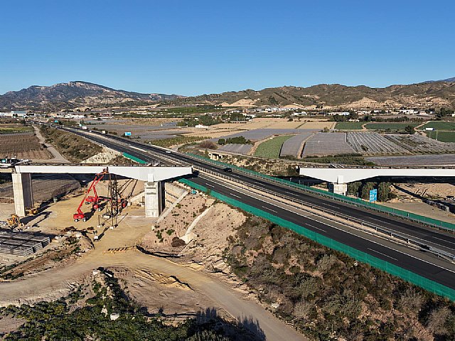 Adif AV avanza en la construcción del viaducto sobre la autovía A-7, en la LAV Murcia-Almería a su paso por Totana, Foto 7