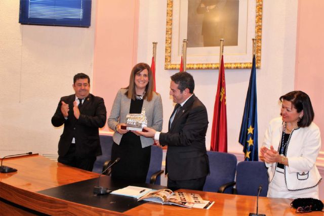 El Premio Nacional Corpus este año viaja para Archena, lo recibió la Hermandad del Corpus Christi y Virgen de la Salud por esa gran fiesta que en dicha ciudad realizan - 2, Foto 2