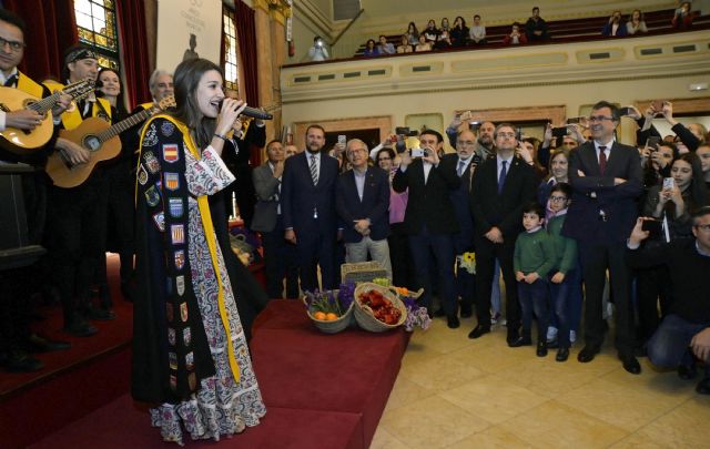 Ana Guerra derrocha simpatía entre sus fans murcianos como Madrina de las Tunas en las Fiestas de Primavera - 1, Foto 1
