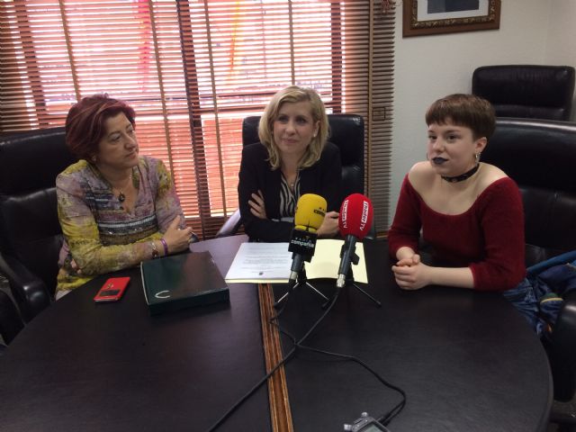 Recepción en el Ayuntamiento de Molina de Segura a la molinense María Martínez Benito, Premio Extraordinario de Enseñanzas Artísticas Profesionales de la Región de Murcia, en la modalidad de Danza Contemporánea - 2, Foto 2