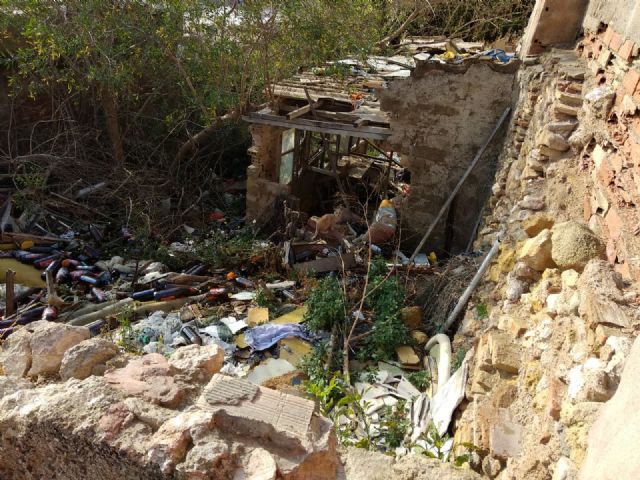 Ciudadanos denuncia el un foco insalubre en la confluencia de las calles Salud y Posada en el barrio de San Antón - 3, Foto 3