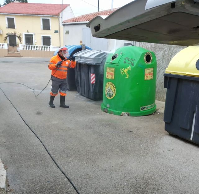 El Ayuntamiento de Caravaca intensifica el Plan de Choque de Desinfección en zonas sensibles y exteriores de servicios esenciales para combatir la propagación del COVID-19 - 4, Foto 4