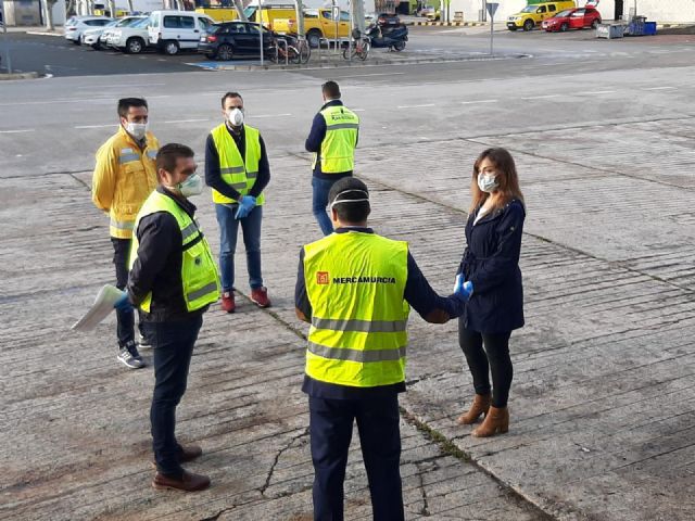 Las brigadas forestales de la Dirección General de Medio Natural realizan labores de desinfección en MercaMurcia - 1, Foto 1