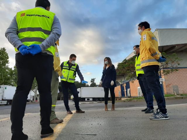 Las brigadas forestales de la Dirección General de Medio Natural realizan labores de desinfección en MercaMurcia - 2, Foto 2