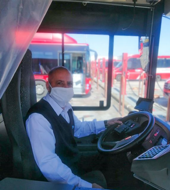 La solidaridad de empresas y ciudadanos dota de mascarillas al transporte público urbano de Murcia - 2, Foto 2