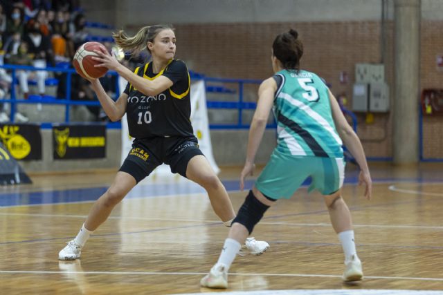 Hozono Global Jairis vence a Estepona espoleado por la afición alcantarillera - 2, Foto 2