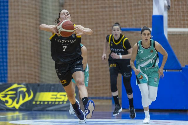 Hozono Global Jairis vence a Estepona espoleado por la afición alcantarillera - 4, Foto 4