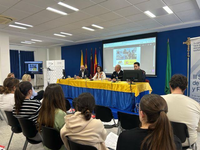 UCAM Cartagena explora las salidas profesionales en sanidad y defensa con expertos del sector - 1, Foto 1