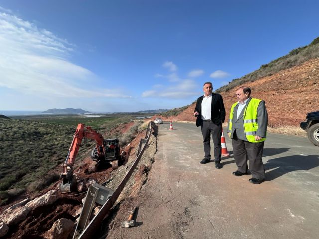 Fomento refuerza los taludes dañados por las lluvias en la carretera que une las pedanías lorquinas de El Garrobillo y Ramonete - 2, Foto 2
