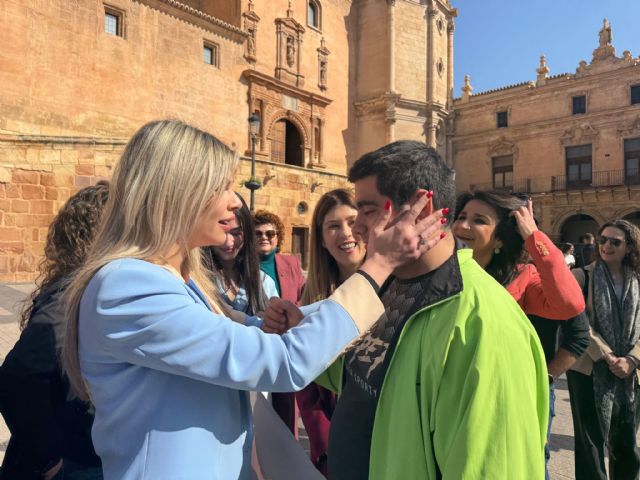 Lorca celebra el Día Mundial de Concienciación sobre el Autismo con un acto institucional y la lectura de un manifiesto - 1, Foto 1