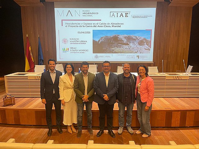 Neandertales y Sapiens en el Cañón de Almadenes: el Proyecto de la Cueva del Arco - 1, Foto 1