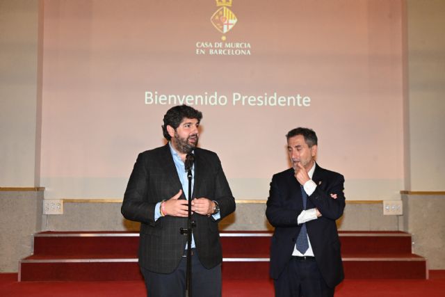 López Miras visita la Casa Regional de Murcia en Barcelona y destaca sus casi cien años haciendo convivencia entre pueblos hermanos - 2, Foto 2