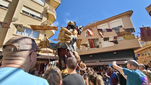 Música, acrobacias y un gigante inauguran el gran Mercado Medieval de Los Alcázares - 2, Foto 2