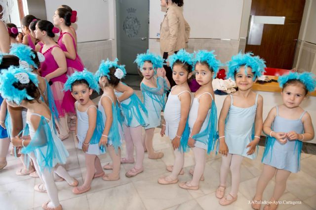 Música y coreografías en la calle conmemoraron la fiesta de la danza en Cartagena - 2, Foto 2