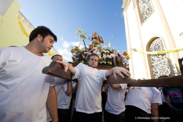 La Parroquia del Cristo de la Salud conmemoró su 50 aniversario con un recibimiento a la Virgen de los Dolores y a San Cristóbal - 4, Foto 4