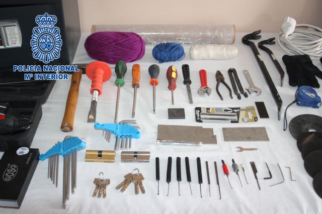 La Policía Nacional desarticula una organización especializada en asaltar viviendas y en forzar cajas fuertes - 1, Foto 1