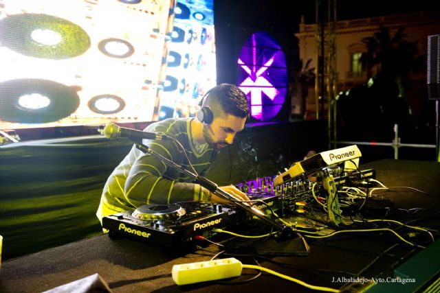 La explanada del puerto saltó y vibró a ritmo del II Festival Weekend DJ - 3, Foto 3