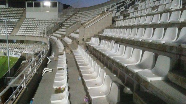 MC condena los actos vandálicos de un reducido sector de la afición del Real Murcia - 1, Foto 1