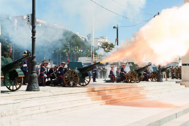 Los héroes del 2 de mayo reciben su tradicional homenaje en el puerto - 1, Foto 1