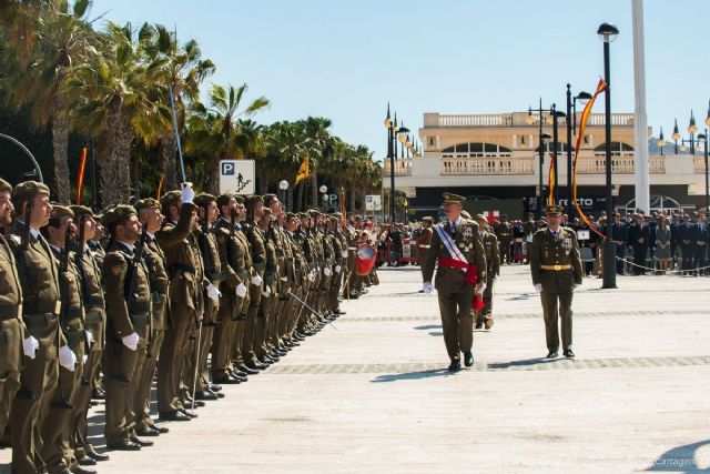 Los héroes del 2 de mayo reciben su tradicional homenaje en el puerto - 2, Foto 2