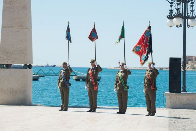 Los héroes del 2 de mayo reciben su tradicional homenaje en el puerto - 3, Foto 3