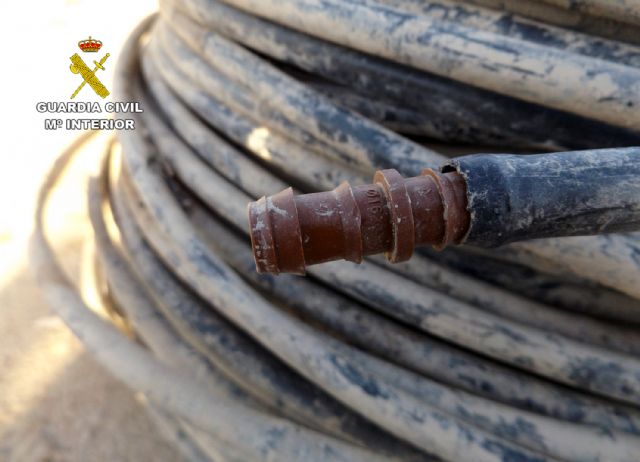 La Guardia Civil detiene a dos personas dedicadas a sustraer objetos en fincas y granjas de Lorca, Foto 2