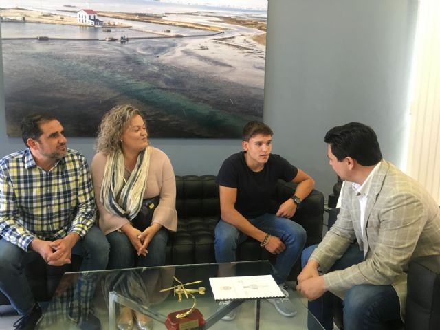 El alcalde recibe al  piragüista Pablo Francisco Sánchez, de 16 años, que  representará a España en los Juegos Olímpicos de la Juventud de Buenos Aires - 2, Foto 2