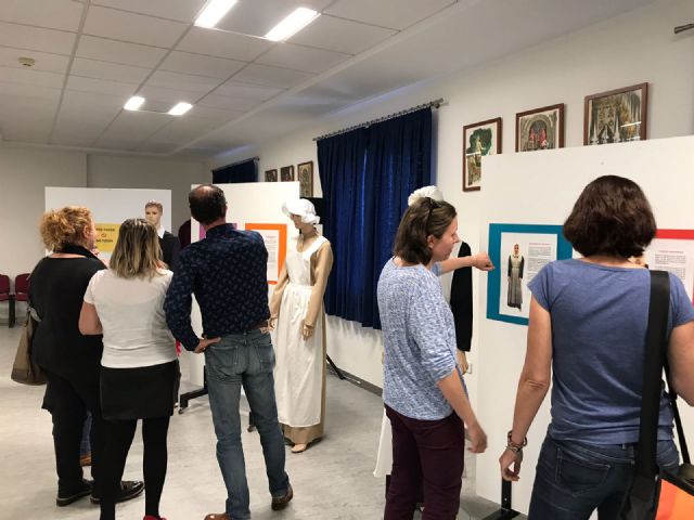 El Campus de la UCAM en Cartagena acoge una exposición de trajes históricos con motivo del Día Internacional de la Enfermería - 1, Foto 1