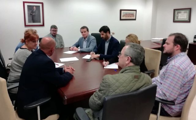 IU coincide con las organizaciones empresariales en la necesidad de crear industria de transformación en Lorca para generar empleo - 1, Foto 1