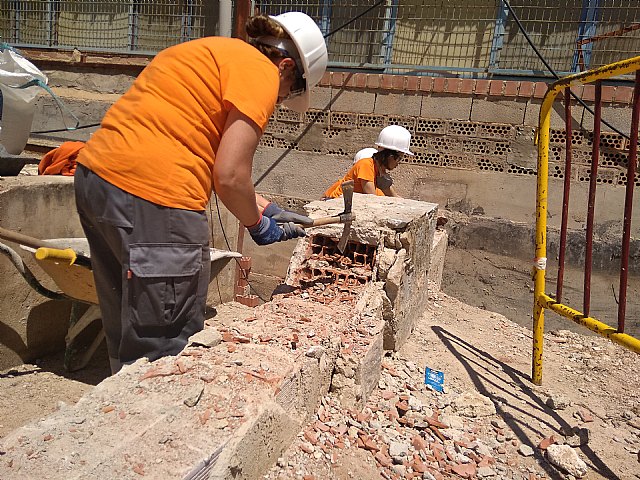 Las alumnas del PMEF comienzan con las tareas de albañilería - 2, Foto 2